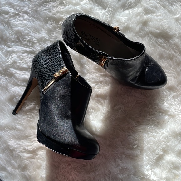 🎈Michael Kors Heeled ankle booties with snake skin design - Picture 6 of 6